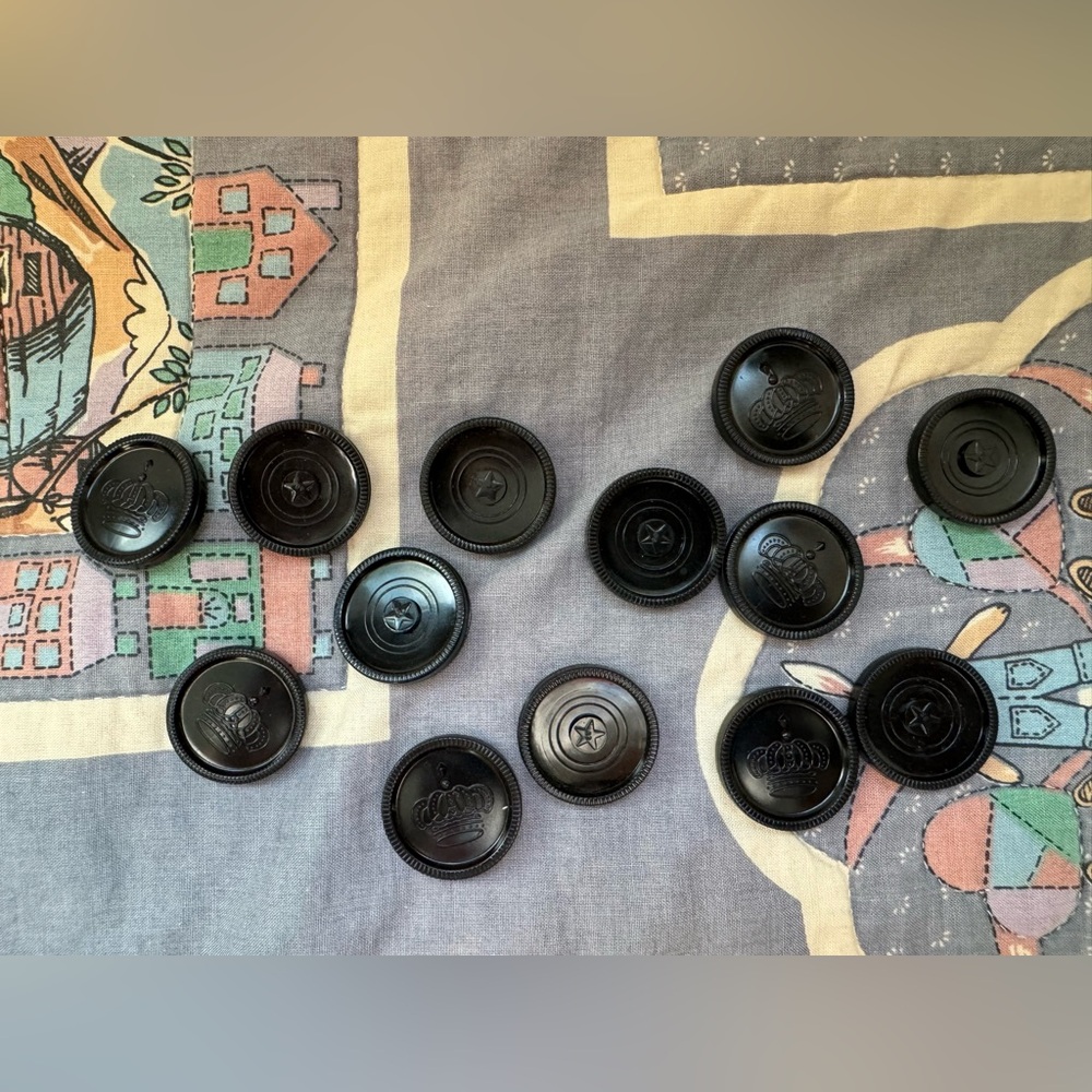 Checker Pieces - Picture 5 of 8